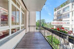 IMMOBERLIN.DE - Exquisite Altbauwohnung mit Balkon, Loftambiente & Lift an der Spree – 10997 Berlin – Vorschaubild 3