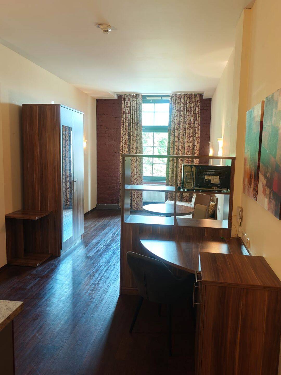 Exklusives Loft-Feeling: Komplett möblierte Wohnung an der Spinnerei zu vermieten