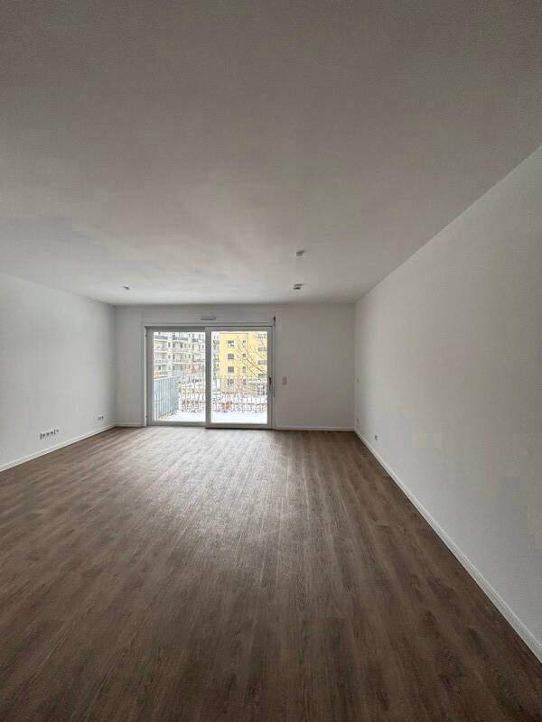 Geräumige 3-Zimmer-Wohnung mit EInbauküche und Balkon – Dresden – Vorschaubild 3