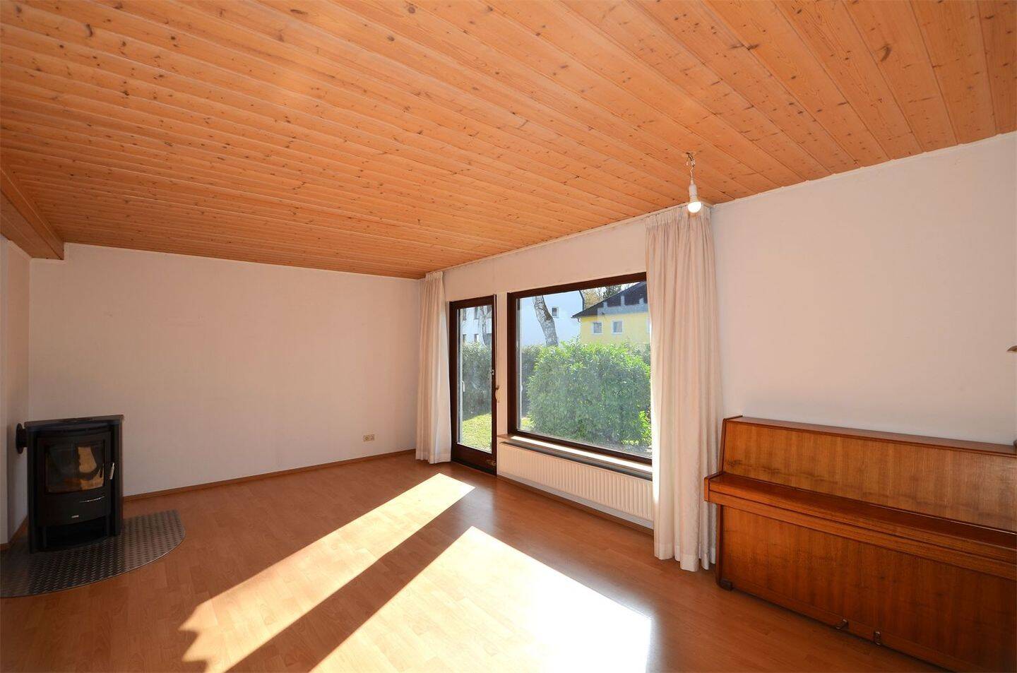 Familienfreundliches Fertighaus mit viel Platz, Terrasse und Balkon – Berlin – Vorschaubild 7