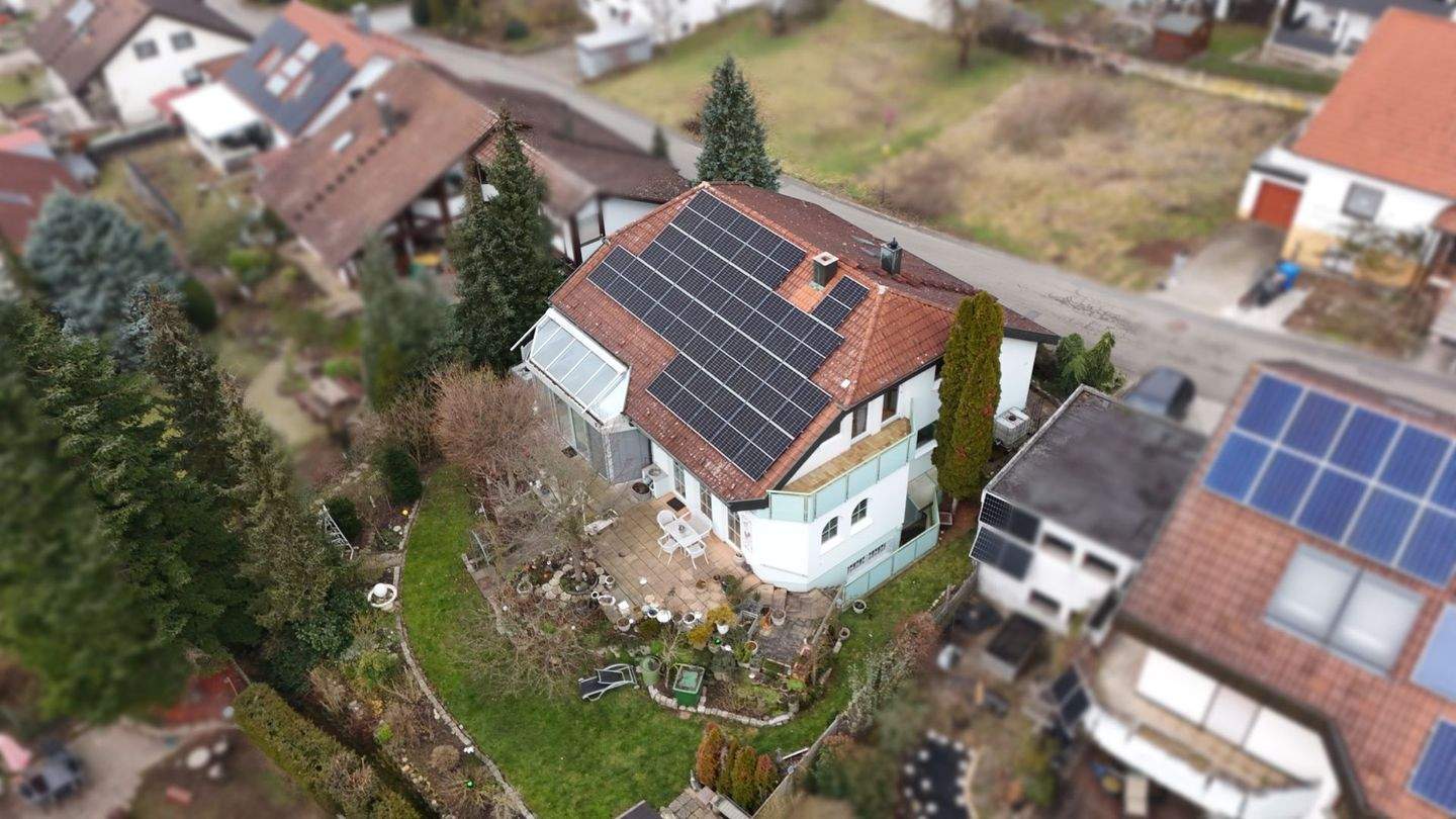 Einmalige Gelegenheit - Saniertes Zweifamilienhaus in Dahenfeld sucht neuen Eigentümer! – Neckarsulm – Bild 1 von 9