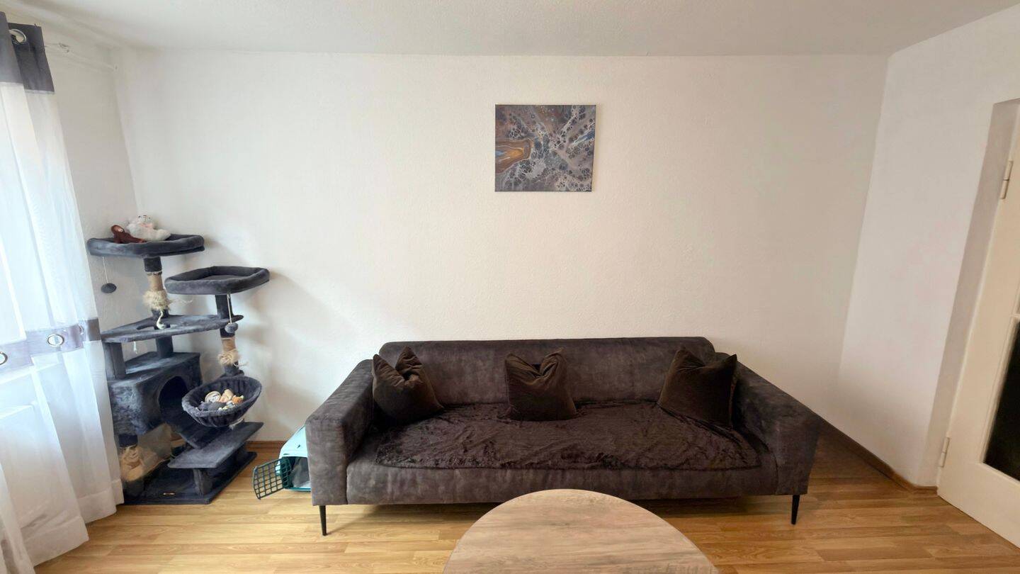 Nähe Gugelstrasse ! Hübsche, helle 2-ZW, 50 m², EBK gegen kl. Ablöse,1.OG ohne Aufzug