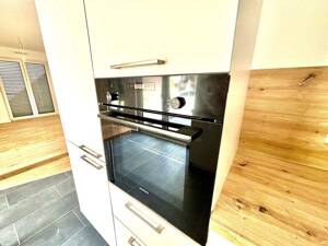 3 Zimmer mit Einbauküche, Tageslichbad, Gäste-WC, Keller und Lift – 65189 Wiesbaden – Vorschaubild 4