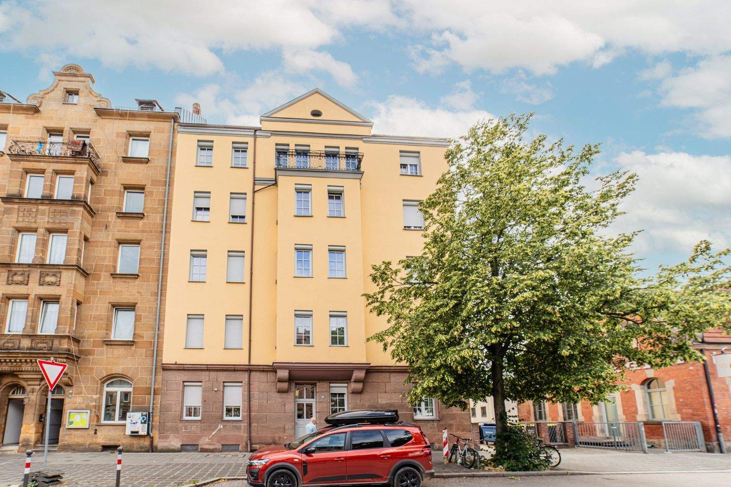 Stadtwohnung zum Selbstbezug – zentrale Lage mit Einkaufsmöglichkeiten & U-Bahn um die Ecke! – Nürnberg – Vorschaubild 2
