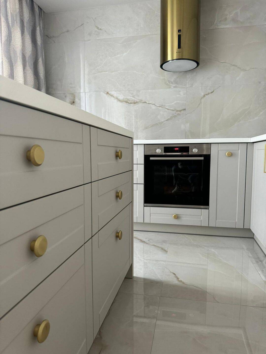 Luxuriöse 4-Zimmer Etagenwohnung: Zentrale Lage & exquisite Ausstattung in Bestform! – München – Vorschaubild 2