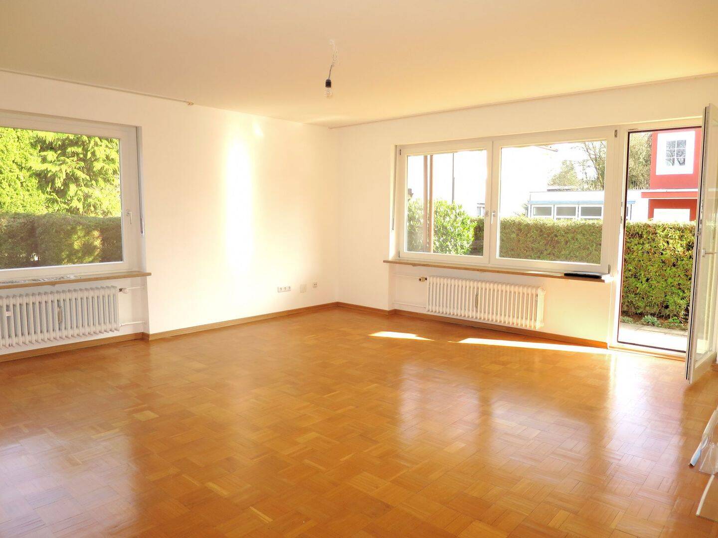 Großzügige Erdgeschoßwohnung mit eigenem Garten in Toplage Obermenzing