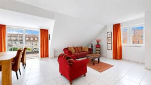 Großzügige Maisonette mit Westbalkon in zentraler und ruhiger Lage – 60388 Frankfurt am Main – Vorschaubild 3