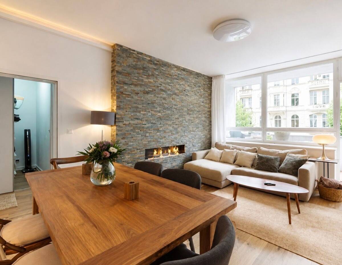 3-Zimmer-Wohnung im Denkmalobjekt – Westbalkon, Kamin & möbliert – 10625 Berlin – Bild 1 von 7
