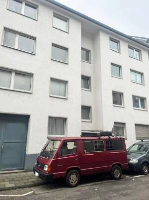 Gut geschnittene 2- Zimmer Wohnung mit Balkon und viel Tageslicht