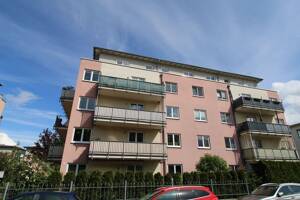 Ruhige 2-Zimmer-Wohnung im 4. Stock mit Balkon und Stellplatz in Dresden - Klingestraße