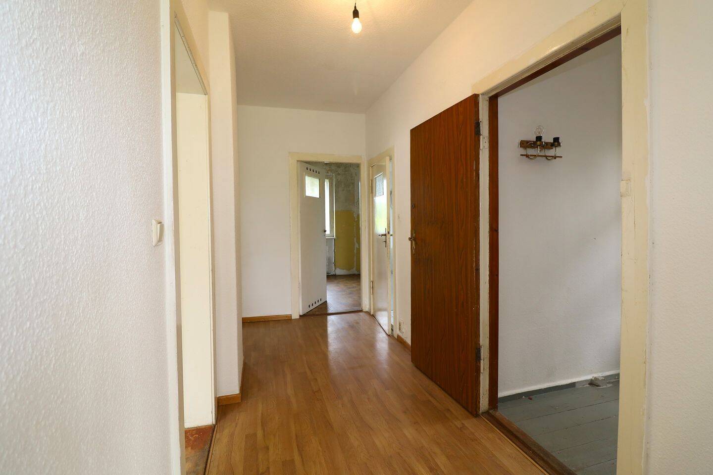 Aus Alt mach Neu - Einfamilienhaus mit viel Potenzial in Mahlsdorf – Berlin – Vorschaubild 6