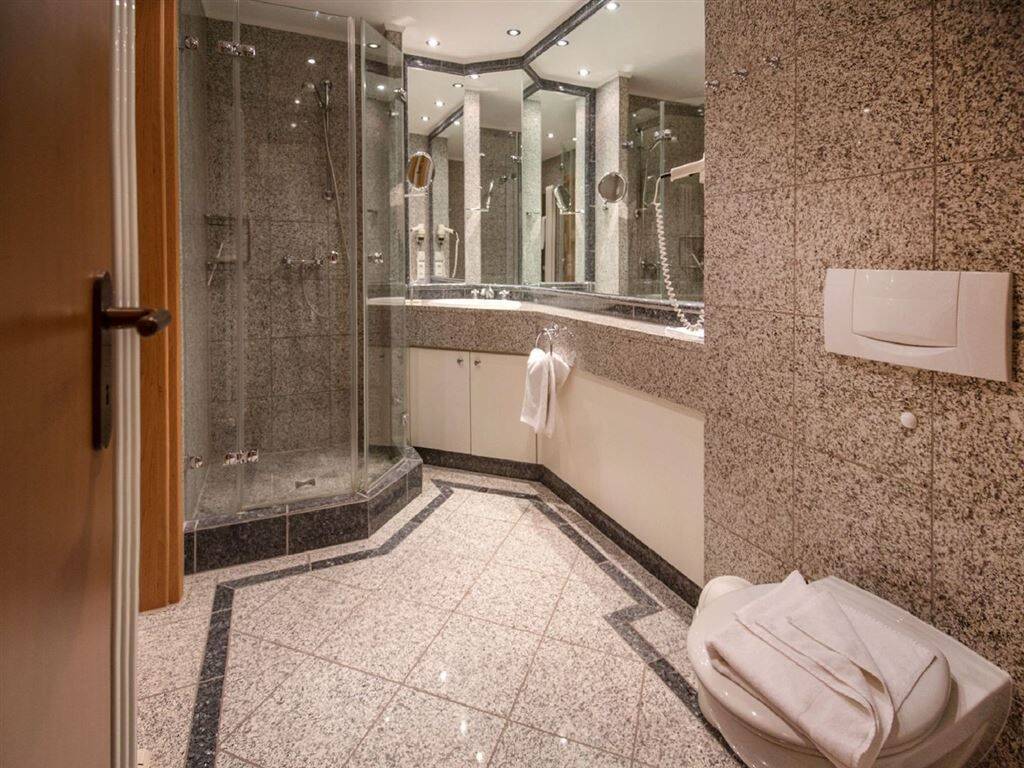 Komfort Apartment inmitten des Parks in nachgefragter Südost Lage unweit vom Strand – Binz – Vorschaubild 6