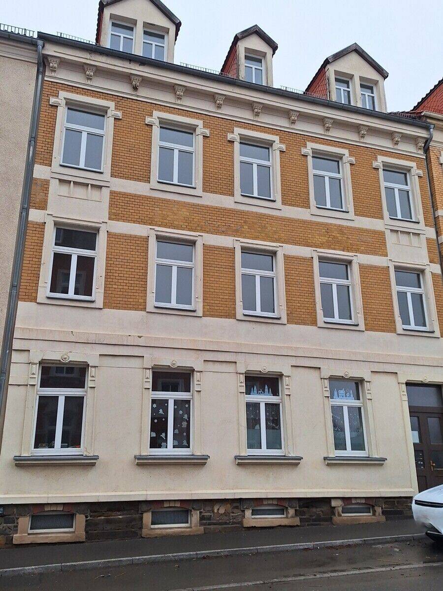 Große 4-Zimmer-Wohnung mit Speisekammer und Gäste-WC