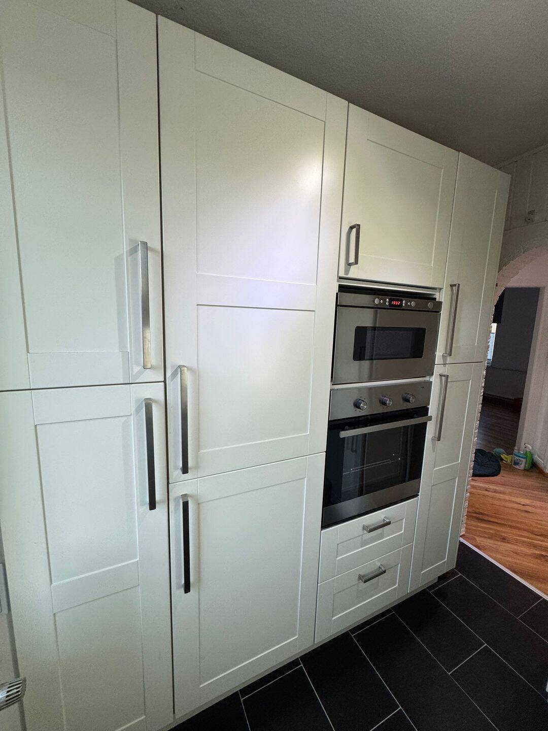 2 Zimmer Wohnung, Einzelperson, teilmöbliert
