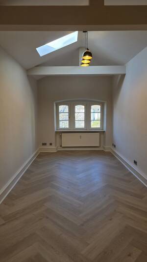Erstbezug: Teilmöblierte Dachgeschoss-Wohnung in Heidelberger Gründerzeitvilla – 69115 Heidelberg – Vorschaubild 9