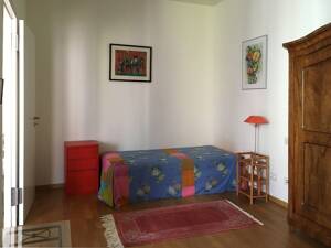 Zentral in München: moderne Wohnung im alten Hof in Erbpacht optional mit TG-Stellplatz – 80331 München – Vorschaubild 9