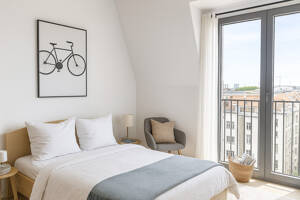 SCHÖNEBERG / KREUZBERG: BESTE LAGE: ERSTBEZUG im LUXUS Neubau: 3-Zimmer-DACHGESCHOSS-Whg + 2 Bäder – 10829 Berlin – Vorschaubild 1