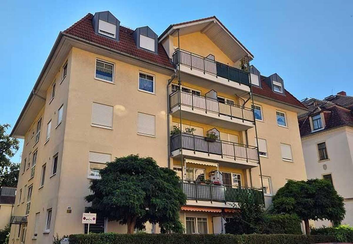 Schicke 3 Zimmer Wohnung im Dachgeschoss mit Balkon – 1159 Dresden – Bild 1 von 9