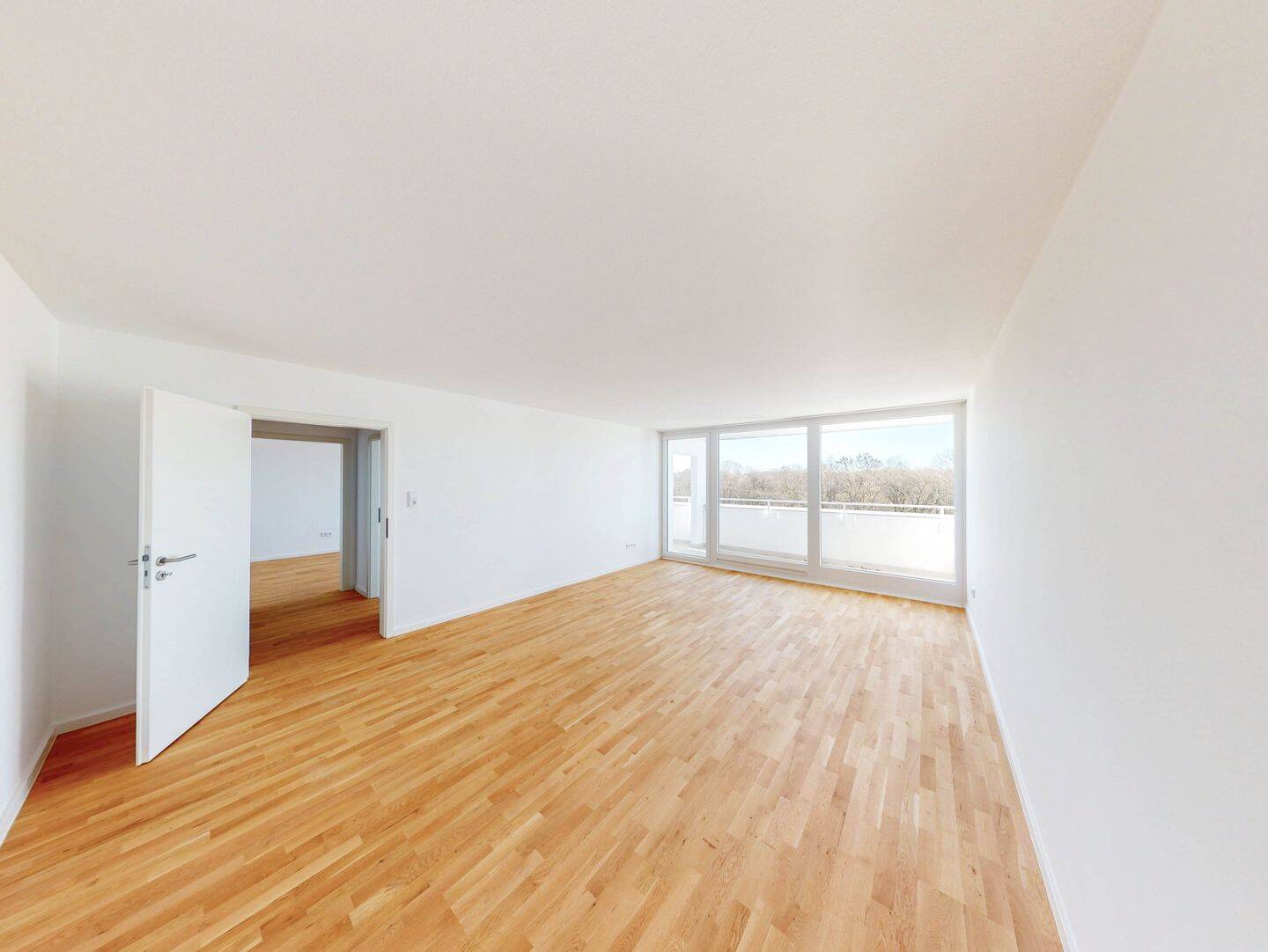 Stilvolle 2-Zimmer-Wohnung mit Balkon und Parkettboden