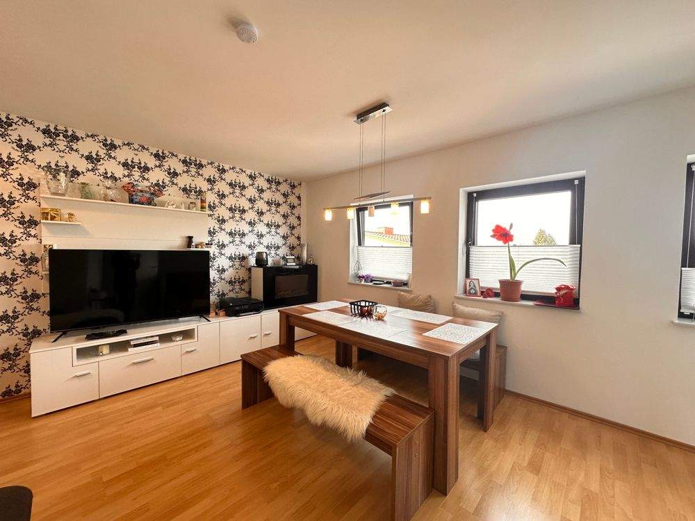 Helle 3,5ZKB Wohnung mit Garten und 2 Parkplätze