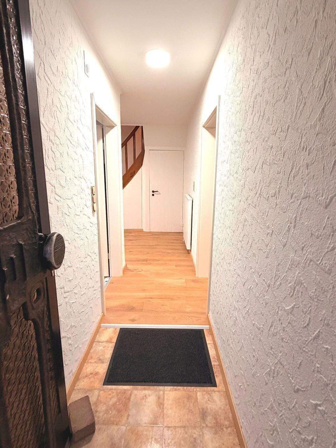 Charmantes Einfamilienhaus mit Garage, Scheune und zusätzlichem Gartengrundstück in Großlittgen – Großlittgen – Vorschaubild 6