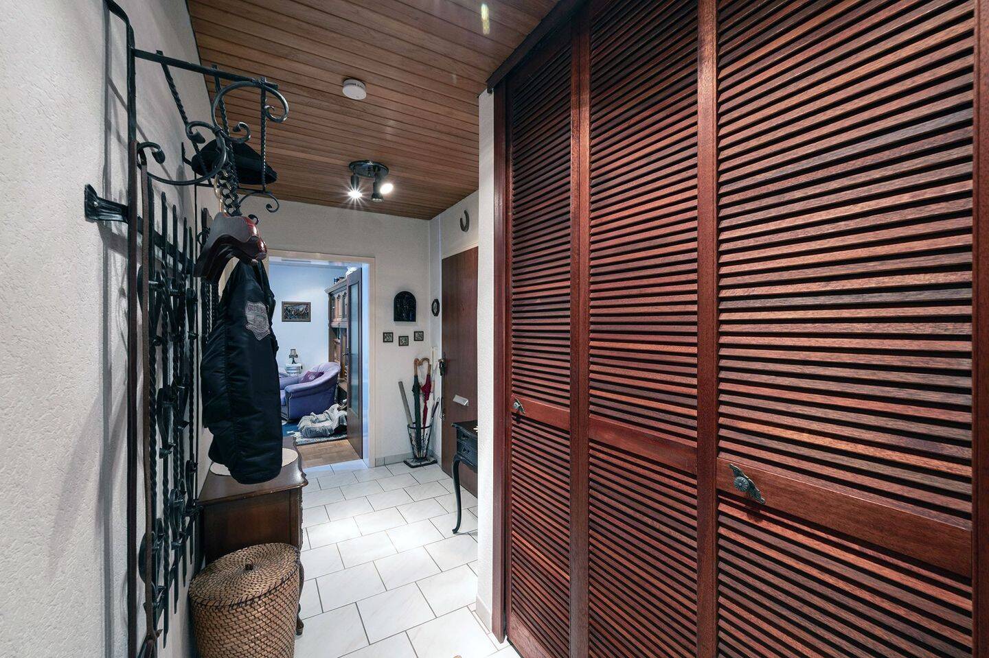 Gemütliche 3-Zimmer-Wohnung mit 2 Balkonen nahe Westpark, kurzfristig beziehbar – München – Vorschaubild 5