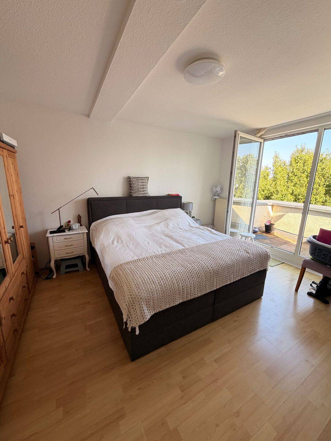 Dachgeschoss-2-Zimmer mit Balkon und Aufzug in Bochum – Bochum – Vorschaubild 2