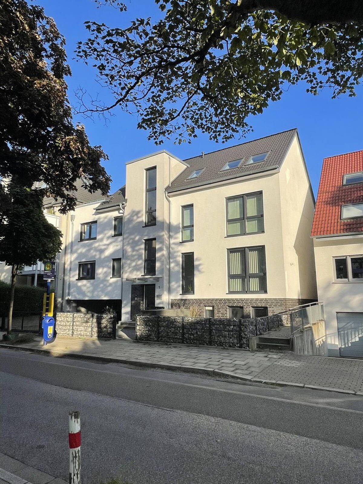 Moderne, großzügig geschnittene,lichtdurchflutete Wohnung in Architektenhaus – 45239 Essen – Bild 1 von 9
