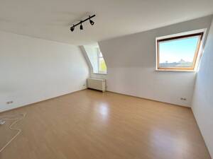 Freie 2-Zimmer-Dachgeschoss-Altbau-Wohnung, Eilbek, Nähe S-Bahn – 22089 Hamburg – Vorschaubild 3