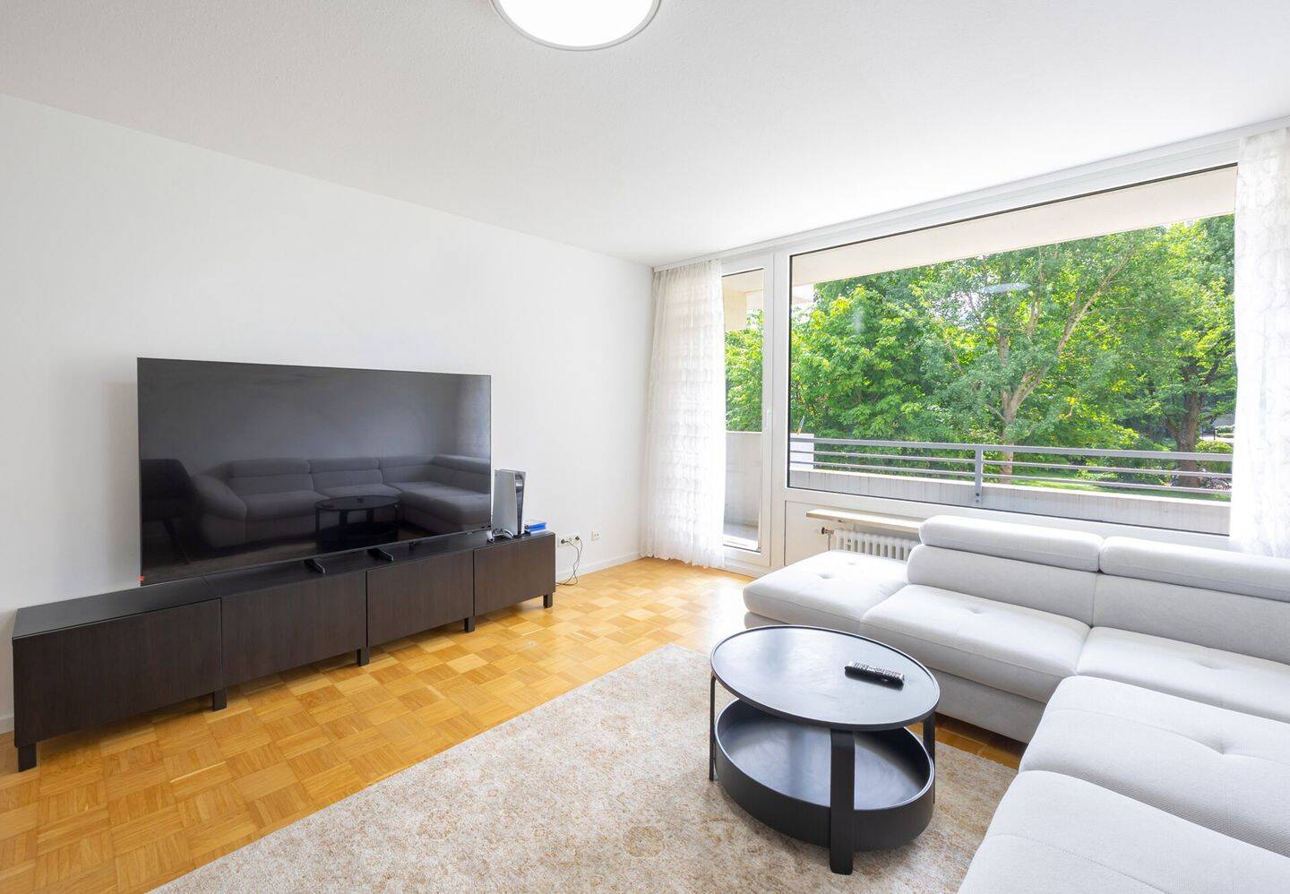 Panorama Tower Germering | Sanierte 2-Zimmer-Wohnung mit Balkon & Tiefgarage – Germering – Vorschaubild 2
