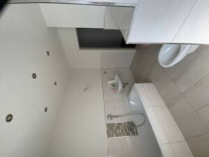 Moderne 4,5-Zimmer-Dachgeschosswohnung | 142 m² | hochwertige Einbauküche | Weitblick | Dreifamilienhaus – 75031 Eppingen – Vorschaubild 9