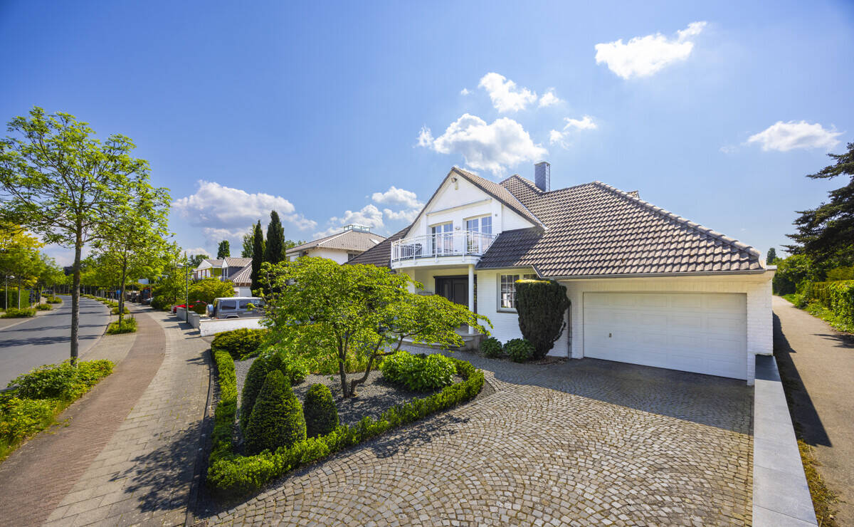 Familienvilla der Extraklasse mit Innenpool in Golfplatzlage von Alt-Meererbusch – Meerbusch – Vorschaubild 4
