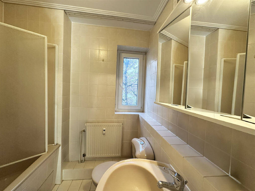 Wiesbaden Nähe Kurpark: Charmante 2 ZKB mit Aufzug und Balkon in zentraler und ruhiger Lage – Wiesbaden – Vorschaubild 4