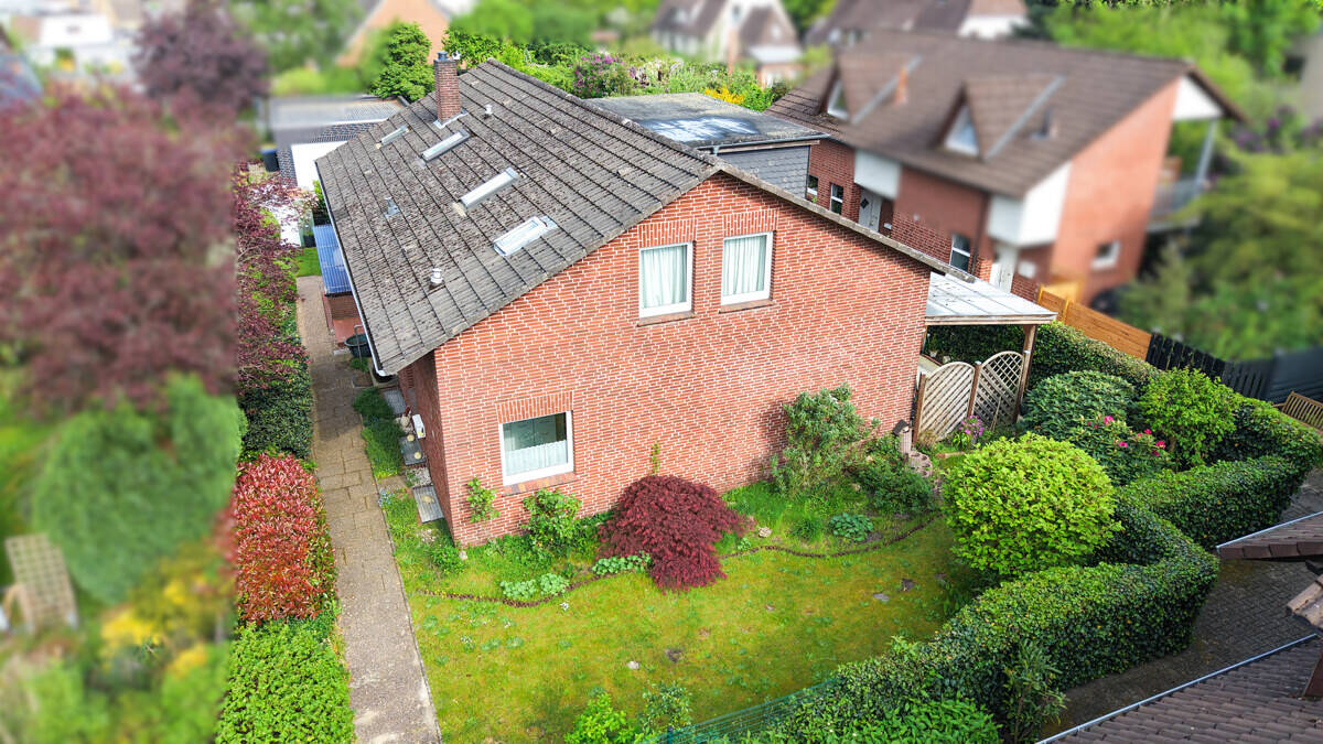Ruhig gelegenes Haus in Bürgerfelde mit vermieteter Einliegerwohnung – 26127 Oldenburg – Bild 1 von 9