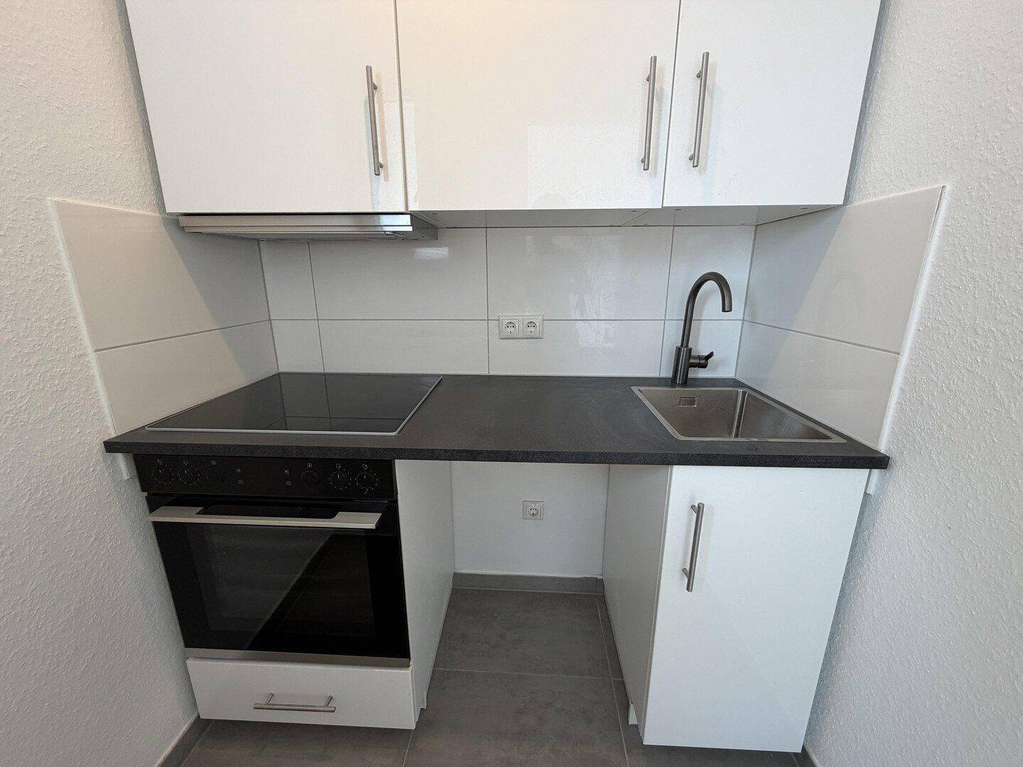 Renovierte 1-Zimmer Wohnung mit Küche und Balkon in der Innenstadt – Frankfurt am Main – Vorschaubild 4