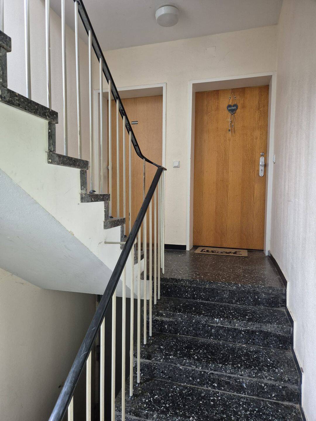 Sehr helle 4 Zimmer-Wohnung mit Balkon in bester Lage – Krefeld – Vorschaubild 2