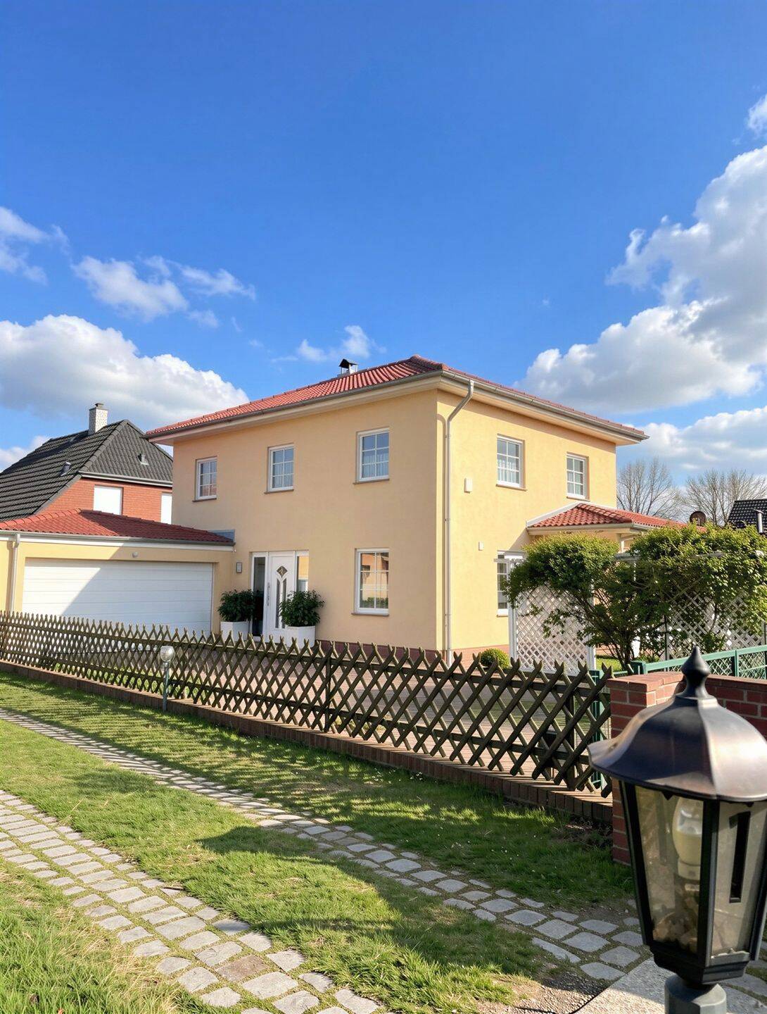 Design trifft Lebensqualität - Architektenhaus mit Gartenidylle und großzügigem Außenbereich" – Hohen Neuendorf – Bild 1 von 9