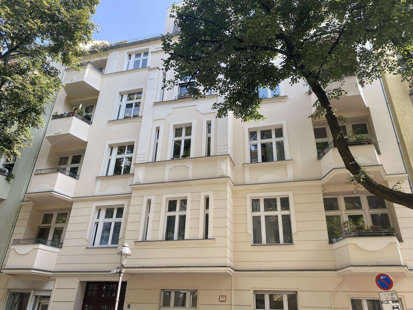 Toller Altbau in begehrter Kiez Lage