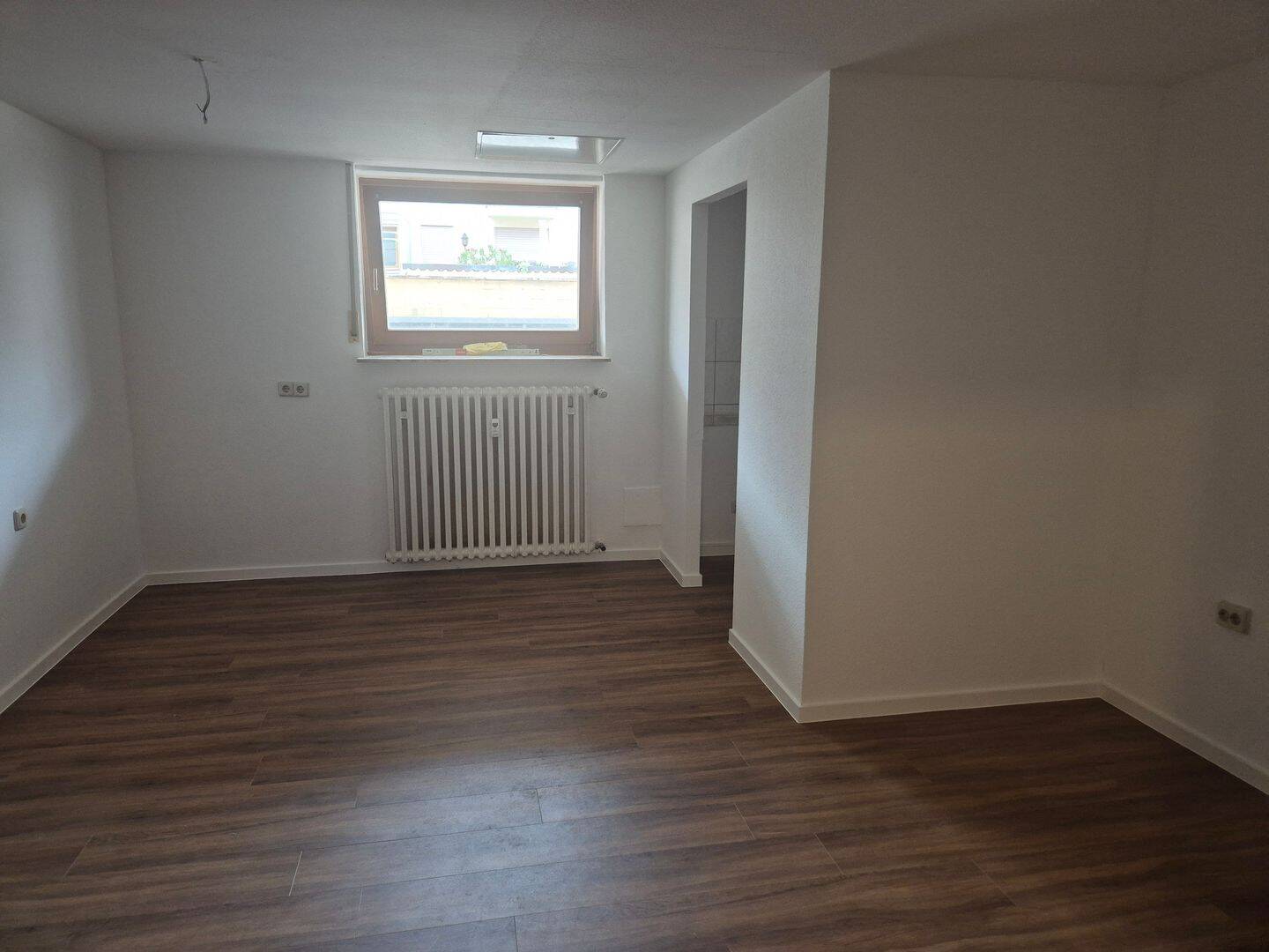 Kleine Wohnung im Untergeschoss zu vermieten