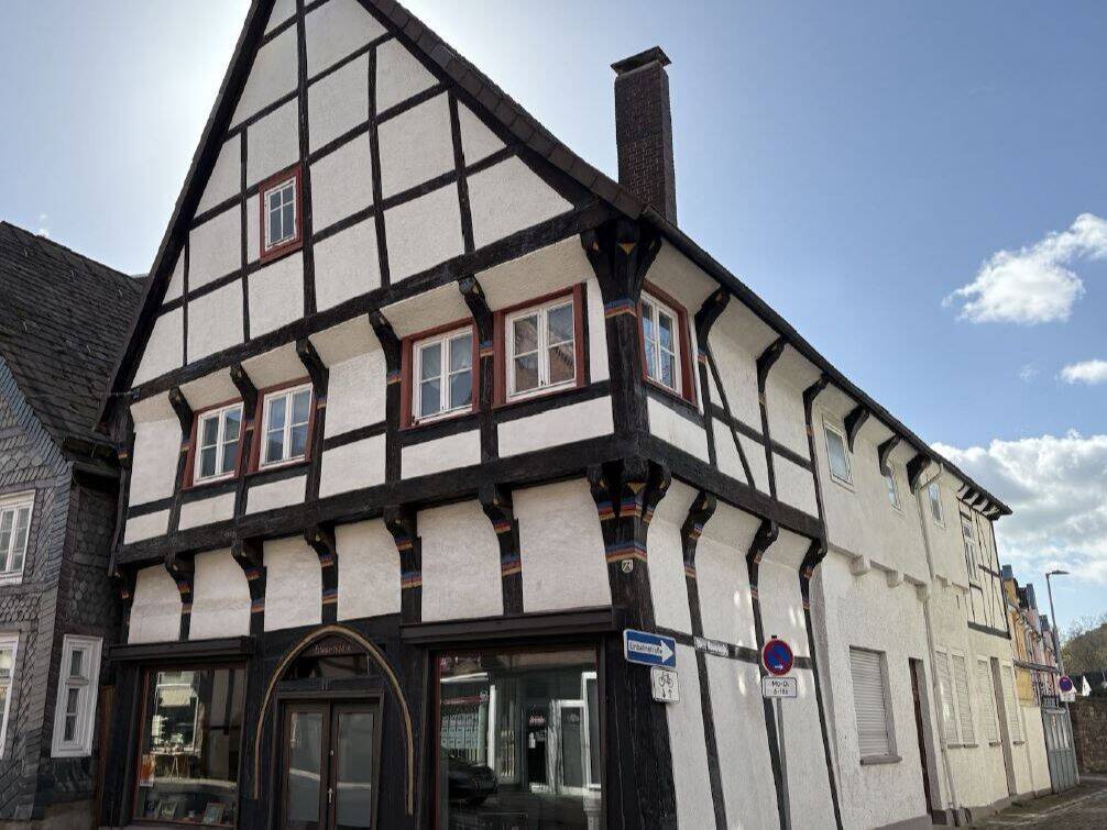 Fachwerk-Wohn- und Geschäftshaus in zentraler Innenstadtlage von Höxter