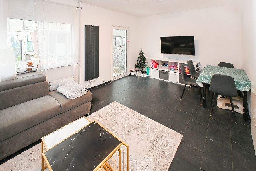 Celle - Vorwerk: Familienfreundliches Mittelhaus mit Wintergarten! – Celle – Bild 1 von 7