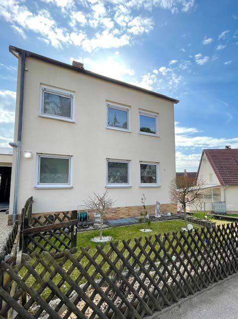 Einfamilienhaus mit viel Platz in Wendelstein OT Großschwarzenlohe – Wendelstein – Vorschaubild 3