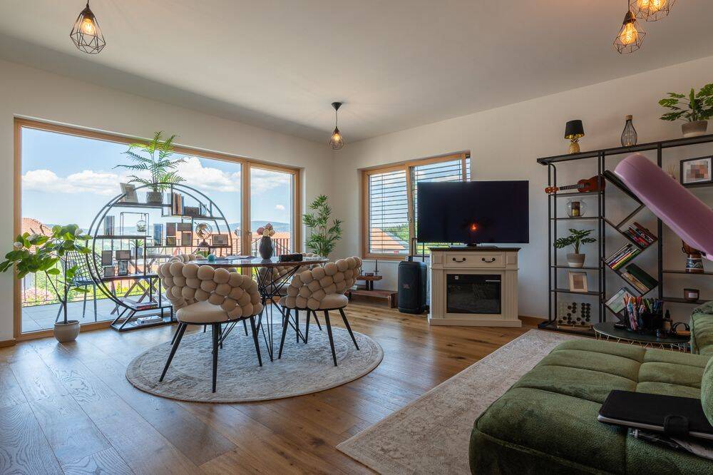 Zentrumsnah wohnen in Waldkirchen 3-Zimmer-Wohnung mit Tageslichtduschbad, EBK, Terrasse und Garten – Waldkirchen – Vorschaubild 2