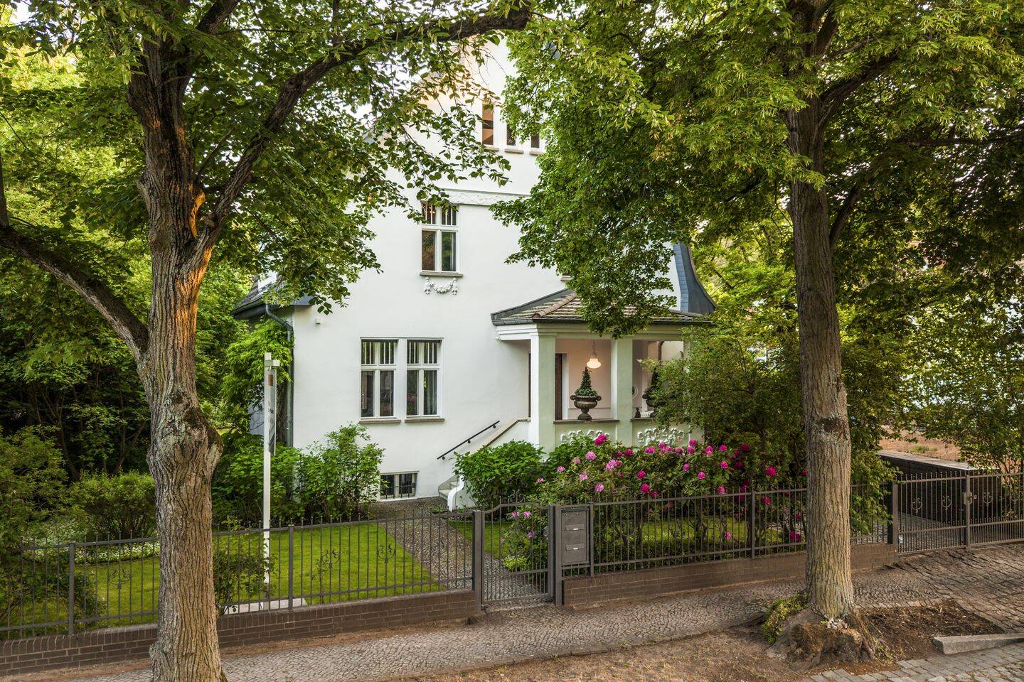 Jugendstilvilla mit Remise HISTORISCHER CHARME TRIFFT MODERNE – Potsdam – Vorschaubild 3