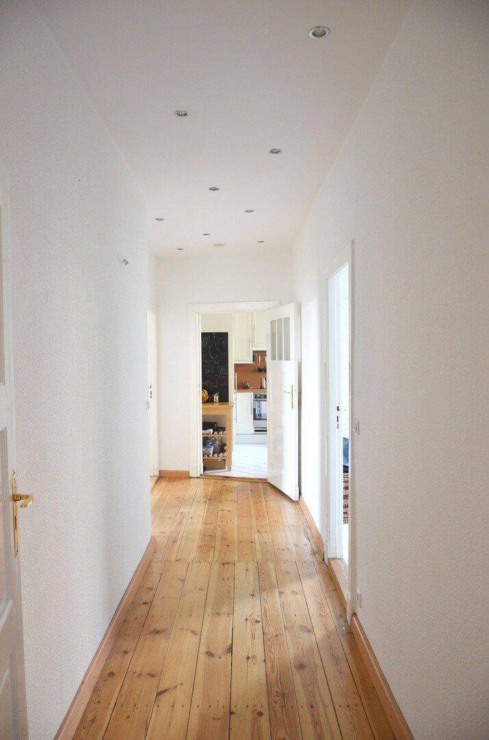 ab Nov verfügbar: 4-ZKB Neubau Wohnung, EBK, Glasfaser, im Grünen und super angebunden.
