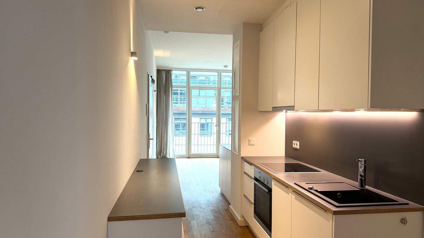 Stilvolle 2-Zimmer-Wohnung mit Loggia, Tiefgarage & Dachterrasse mit Blick auf Elbphilharmonie und Michel – Hamburg – Vorschaubild 6