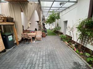 Vielseitiges Wohn- und Geschäftshaus mit Potenzial - Kapitalanlage oder Mehrgenerationenwohnen. – 65934 Frankfurt am Main – Vorschaubild 2