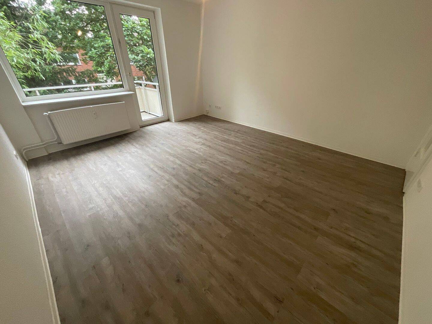 2,5 Zimmer-Wohnung mit Balkon und Tageslichtbad mit Wanne – Lübeck – Vorschaubild 2