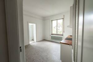 Erstbezug nach Komplettsanierung - Familienfreundliche 4-Zi-Wohnung mit Loggia mitten in Esslingen – 73728 Esslingen am Neckar – Vorschaubild 3