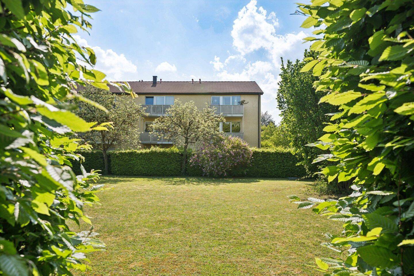 Gestaltungspotenzial in München-Moosach: Balkon, Tiefgarage und eine Raumhöhe, die begeistert – München – Vorschaubild 2